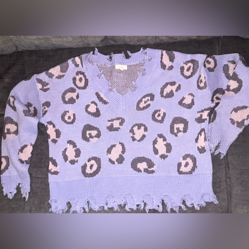 LA MIEL Textured Knit Sweater in Lavender and Cream